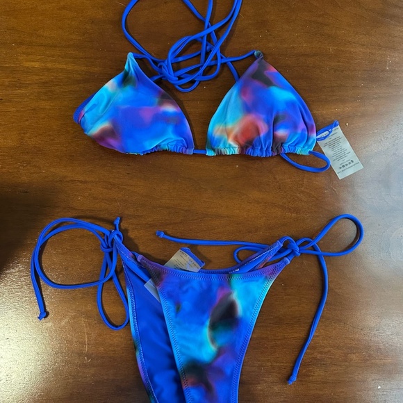 White Fox Boutique Dolce Vita Print bikini set - Picture 1 of 1